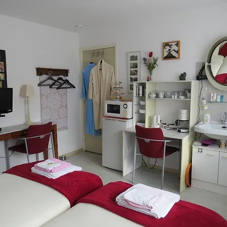 Bed & Breakfast Benb Apollo *
